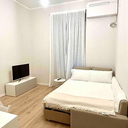 Studio Apartment Near Bocconi Milan Bagian luar foto