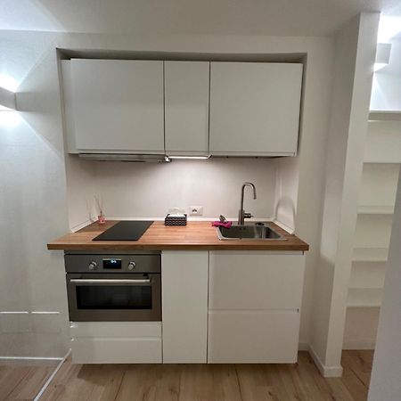 Studio Apartment Near Bocconi Milan Bagian luar foto